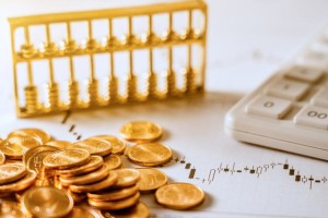 如何深入分析黄金趋势？这种分析如何帮助投资者降低风险？